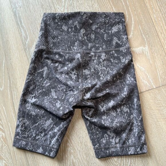lululemon Wunder Train High-Rise Shorts 8" Lunar Rock Camo Sz2 - Picture 1 of 10